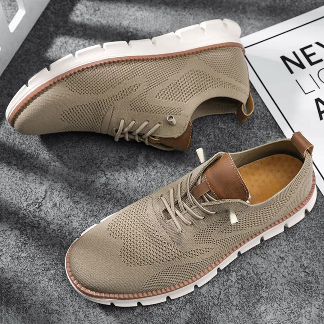 Lightweight lace-up casual men's shoes