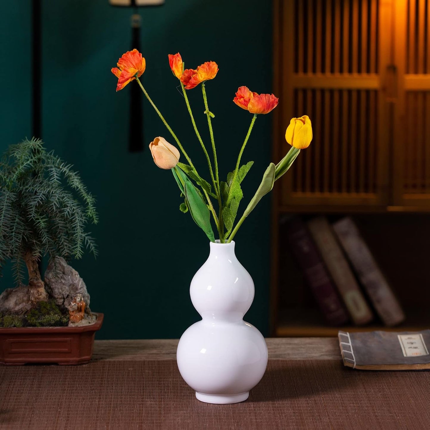 White Porcelain Vase Chinoiserie for Flowers Ceramic Boho Modern Small Shelf Decor Accents Living Room Jingdezhen Rustic Table Fireplace Farmhouse Objects Long Egg Shell Jar Gifts