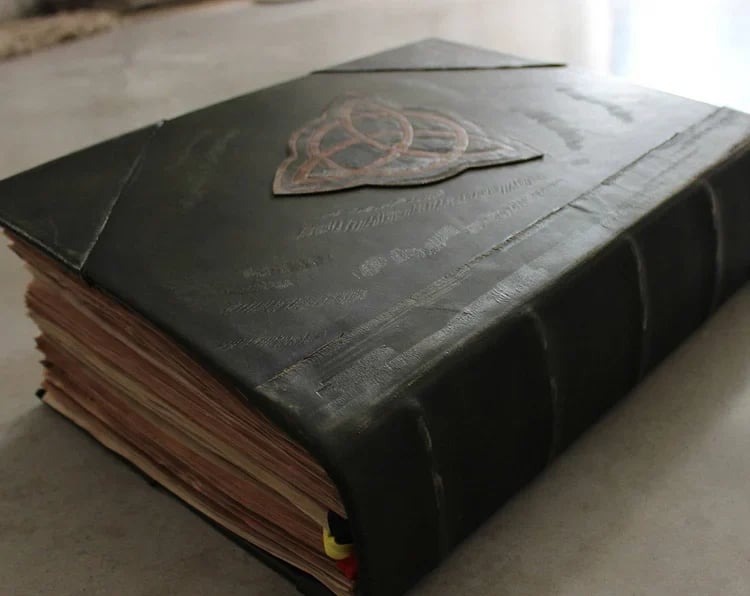 💥DELUXE Charmed BOOK OF SHADOWS