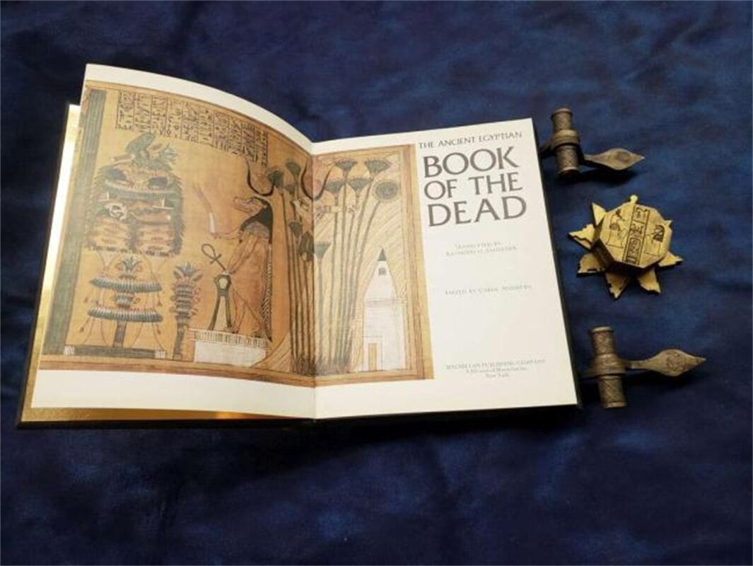 📖The Book of the Dead – The Mummy Prop Replica