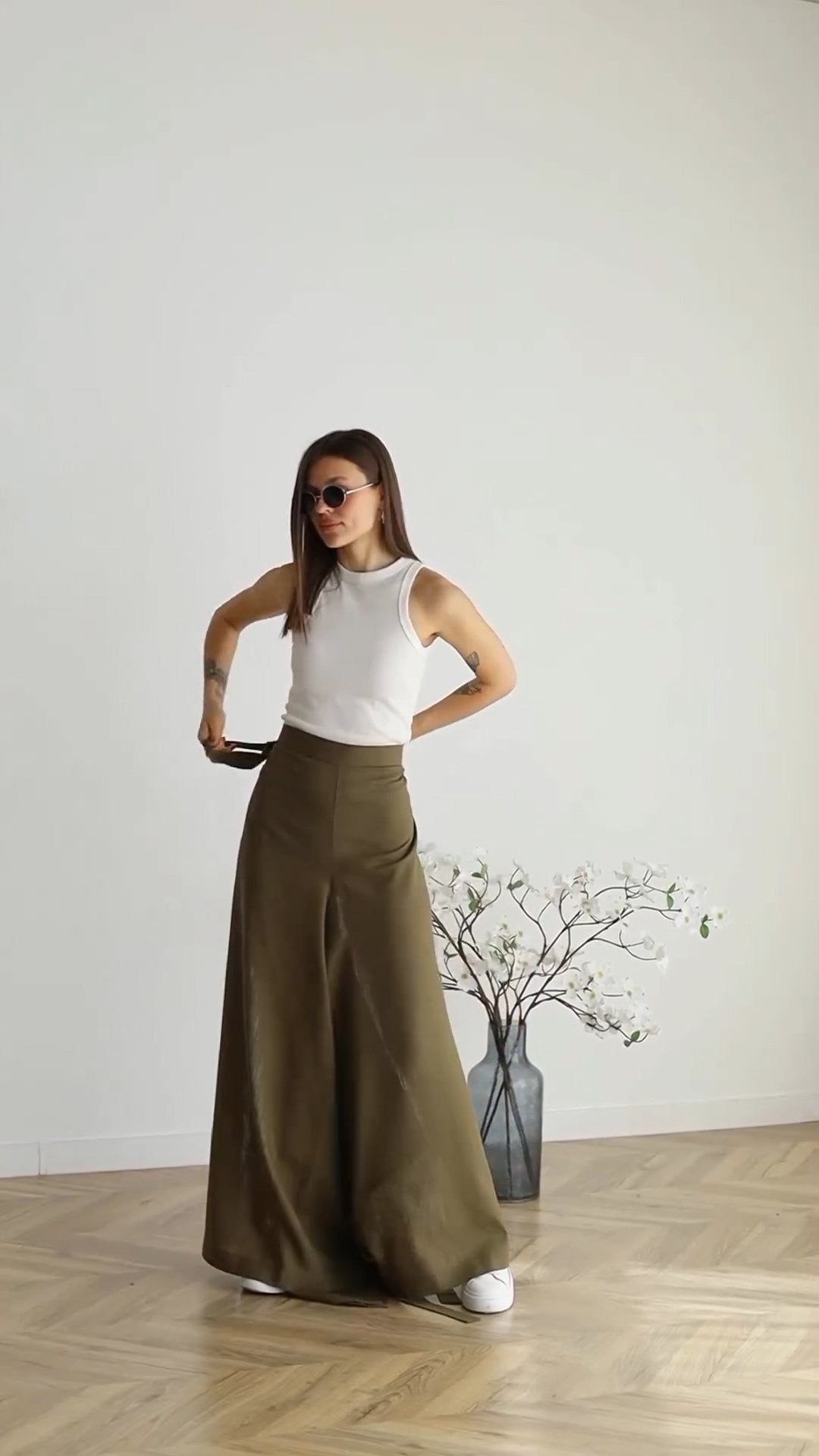 Women's Solid Color Strappy Trousers