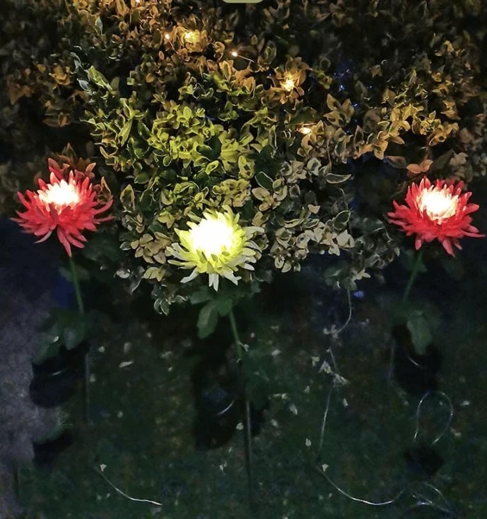 SPRING ARTIFICIAL Chrysanthemum SOLAR GARDEN STAKE LED