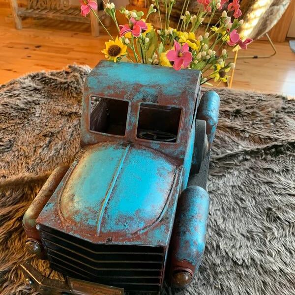 Large Rustic Farmhouse Truck Decor