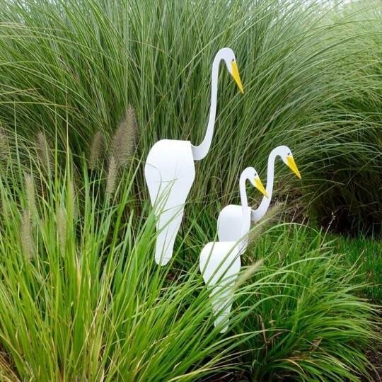 🦩 Swirl Bird 🦩 A whimsical and dynamic bird that spins with the slight garden breeze