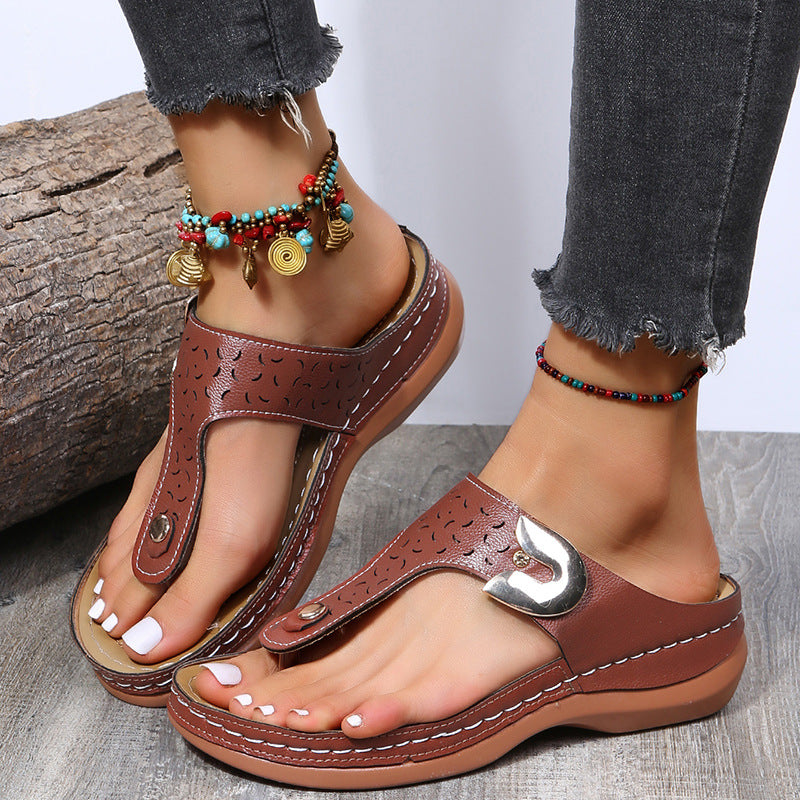 Today 50% OFF 丨2023 Summer New Women's Metal Decor Feature Pattern Wedge Flip-Flops